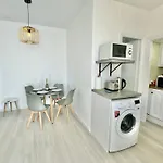 Bright, Cozy Flat Close To The Daire