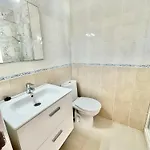Bright, Cozy Flat Close To The Daire