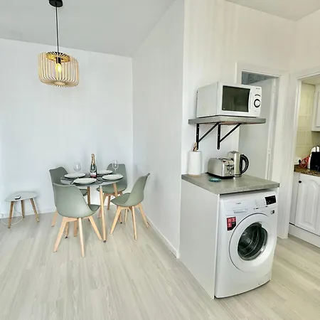 Bright, Cozy Flat Close To The Апартаменты
