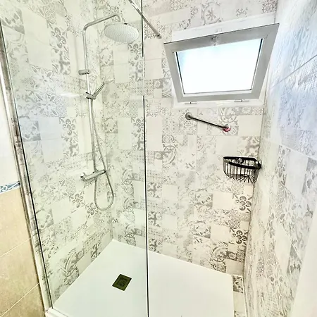 Апартаменты Bright, Cozy Flat Close To The Ситио-де-Калаонда